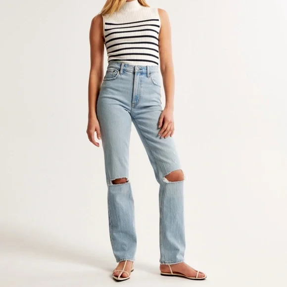 Abercrombie Ultra High Rise 90s Straight Jean - Picture 2 of 5